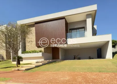 Casa de Condomínio com 4 Quartos à venda, 496m² no Morada da Colina, Uberlândia