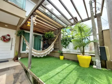 Sobrado com 4 Quartos à venda, 172m² no Hípica, Porto Alegre
