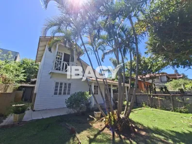 Casa com 3 Quartos para alugar, 180m² no São João do Rio Vermelho, Florianópolis