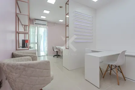 Sala Comercial à venda, 22m² no Passo da Areia, Porto Alegre