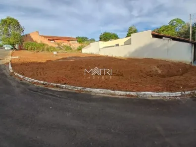 Lote/Terreno à venda, 332m² no Parque das Laranjeiras, Matão