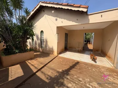 Casa com 2 Quartos à venda, 102m² no Jardim Nova Santa Rita, Leme