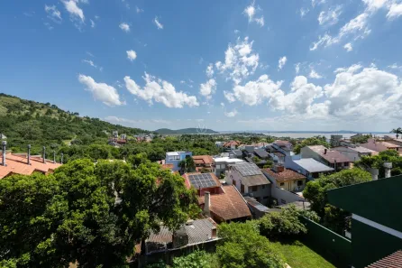 Casa com 4 Quartos à venda, 335m² no Espírito Santo, Porto Alegre