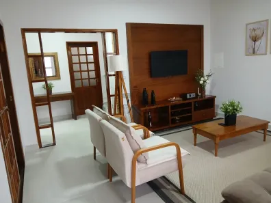 Sobrado com 3 Quartos à venda, 300m² no Jardim Santa Maria, Jacareí