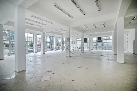 Prédio Comercial para alugar, 1200m² no Santo Amaro, São Paulo