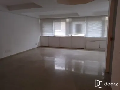 Sala Comercial com 1 Quarto à venda, 45m² no Independência, Porto Alegre