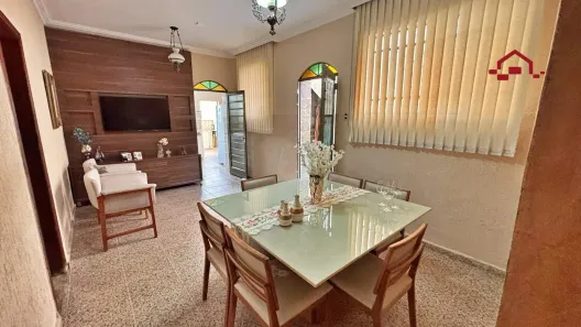 Casa com 3 Quartos à venda, 262m² no Caiçaras, Belo Horizonte