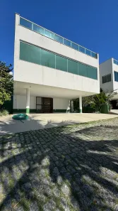 Casa com 3 Quartos para alugar, 350m² no Glória, Macaé