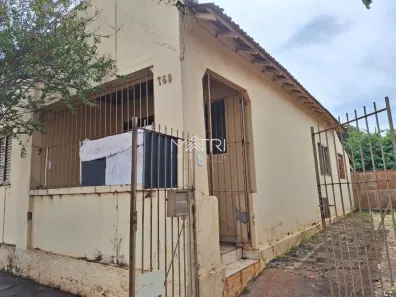 Casa com 2 Quartos à venda, 117m² no Centro, Araraquara