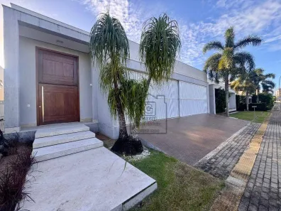 Casa de Condomínio com 3 Quartos para venda ou aluguel, 600m² no Lagoa Nova, Natal