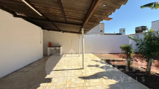 Casa com 2 Quartos para alugar, 90m² no São Jorge, Uberlândia