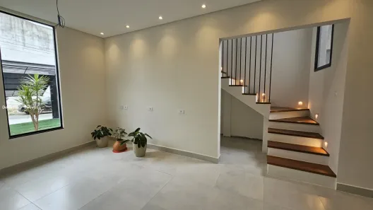 Sobrado com 3 Quartos à venda, 220m² no Loteamento Villa Branca, Jacareí