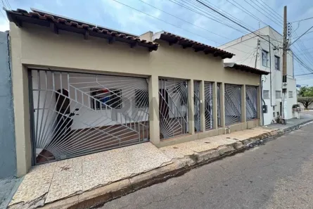 Casa com 4 Quartos à venda, 150m² no Núcleo Habitacional Rio Vermelho, Rondonópolis