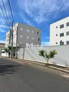 Apartamento com 2 Quartos para alugar, 58m² no Alto Umuarama, Uberlândia