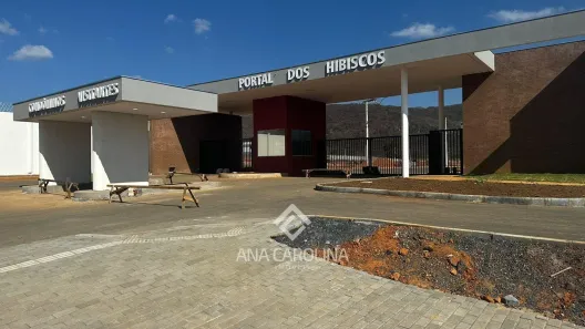 Lote/Terreno à venda, 240m² no Ibituruna, Montes Claros