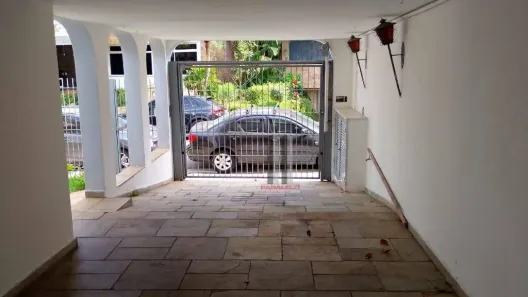 Casa com 3 Quartos para alugar, 220m² no Mooca, São Paulo