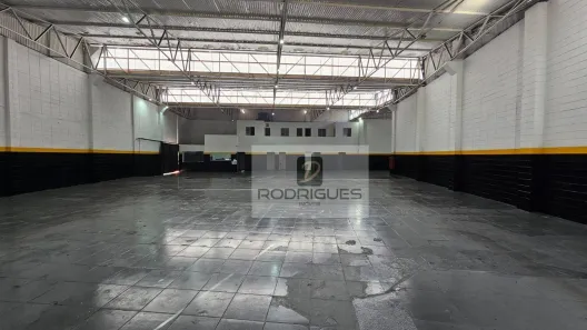 Galpão/Depósito/Armazém para alugar, 978m² no Vila Nogueira, Diadema