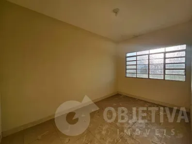 Apartamento com 3 Quartos para alugar, 100m² no Centro, Uberlândia