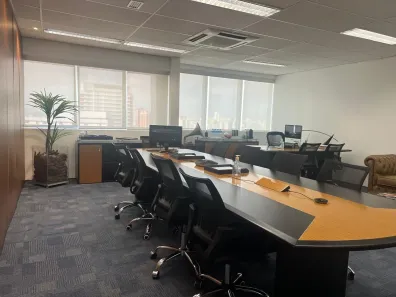 Prédio Comercial com 8 Quartos para alugar, 3506m² no Liberdade, São Paulo