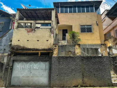 Casa com 3 Quartos à venda, 140m² no Jardim Glória, Juiz de Fora
