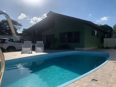 Casa com 2 Quartos para alugar, 90m² no , Garopaba