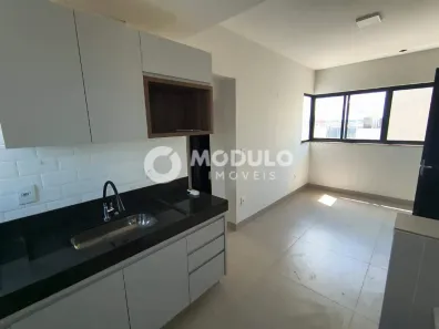 Apartamento com 2 Quartos para alugar, 55m² no Umuarama, Uberlândia