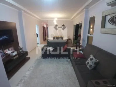 Casa com 4 Quartos à venda, 180m² no Jardim Holanda, Uberlândia