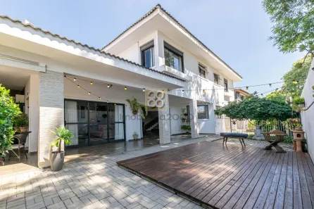 Casa com 3 Quartos à venda, 441m² no Hugo Lange, Curitiba