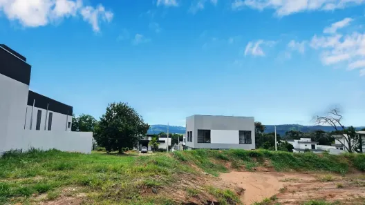 Lote/Terreno à venda, 415m² no Jardim Ninho Verde II, Pardinho