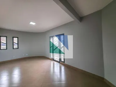 Sala Comercial para alugar, 140m² no Santa Maria, Brasília