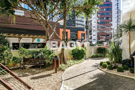 Apartamento com 3 Quartos para alugar, 106m² no Centro, Florianópolis