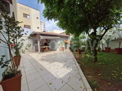 Casa com 3 Quartos à venda, 197m² no Santa Mônica, Uberlândia