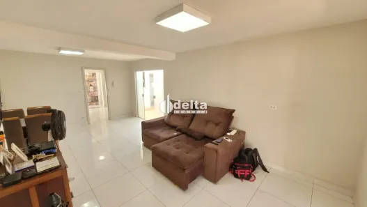 Casa com 3 Quartos à venda, 173m² no Cidade Jardim, Uberlândia