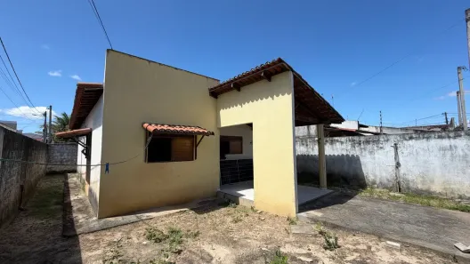 Casa com 2 Quartos para alugar, 75m² no Cajupiranga, Parnamirim