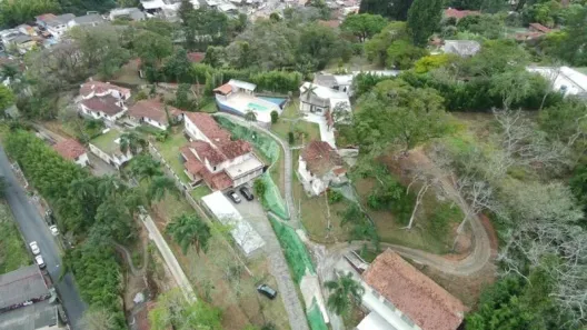 Imóvel Comercial com 13 Quartos à venda, 900m² no Nogueira, Petrópolis