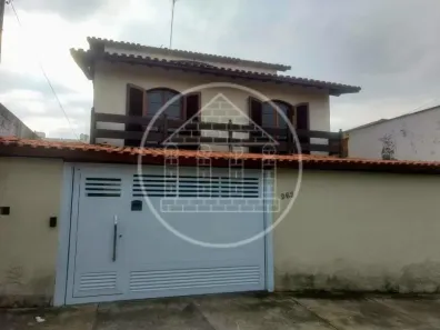 Casa com 3 Quartos para venda ou aluguel, 330m² no Jardim Regis, São Paulo