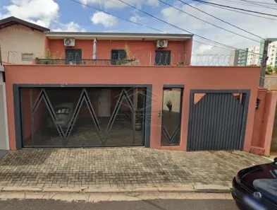 Sobrado com 4 Quartos para alugar, 192m² no Centro, Bauru