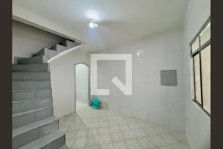 Casa com 3 Quartos para alugar, 200m² no Jardim Angélica, Guarulhos
