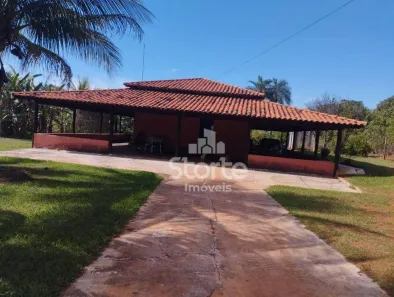 Fazenda/Sítio com 3 Quartos à venda, 84m² no Chácaras Eldorado, Uberlândia