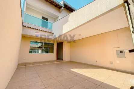 Casa com 3 Quartos à venda, 132m² no Jardim Pérola, Londrina