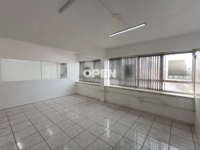 Sala Comercial à venda, 82m² no Centro, Canoas