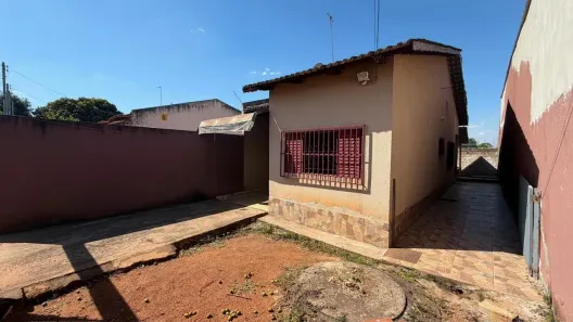 Casa com 2 Quartos à venda, 90m² no Jardim Veneza, Aparecida de Goiânia