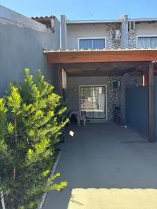 Casa com 2 Quartos à venda, 77m² no Espinheiros, Joinville