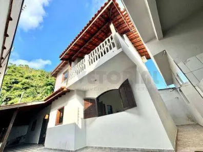 Sobrado com 4 Quartos à venda, 216m² no Balneário Forest, Caraguatatuba