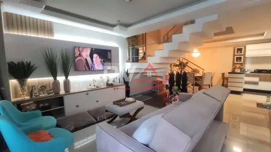 Casa com 3 Quartos para alugar, 245m² no Praia dos Amores, Balneário Camboriú