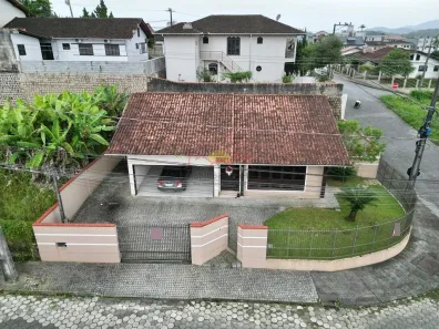 Casa com 2 Quartos à venda, 168m² no Floresta, Joinville