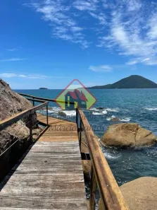 Sobrado com 5 Quartos à venda, 350m² no Toninhas, Ubatuba