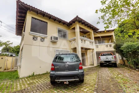 Casa com 5 Quartos à venda, 394m² no Passo da Areia, Porto Alegre