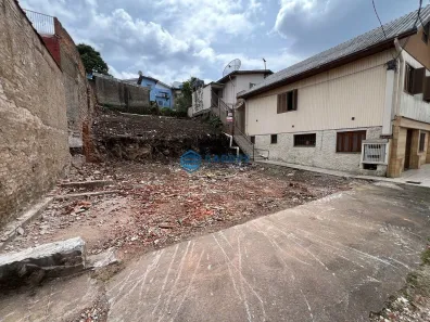 Lote/Terreno à venda, 200m² no Cinqüentenário, Caxias do Sul