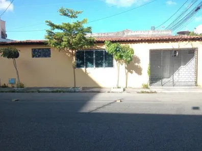 Casa com 3 Quartos para alugar, 100m² no Bom Futuro, Fortaleza